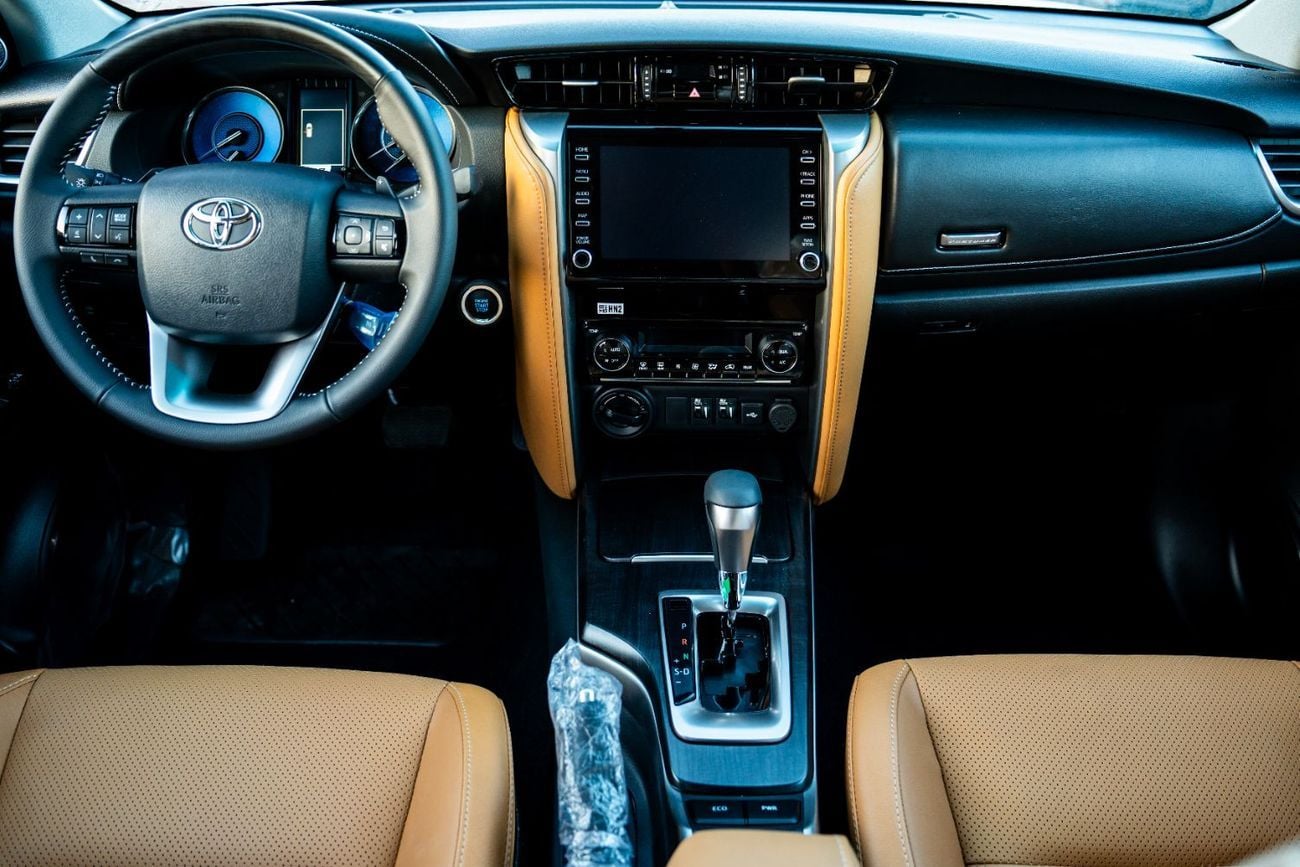 تويوتا فورتونر Toyota Fortuner 4.0L SUV 4WD 2025