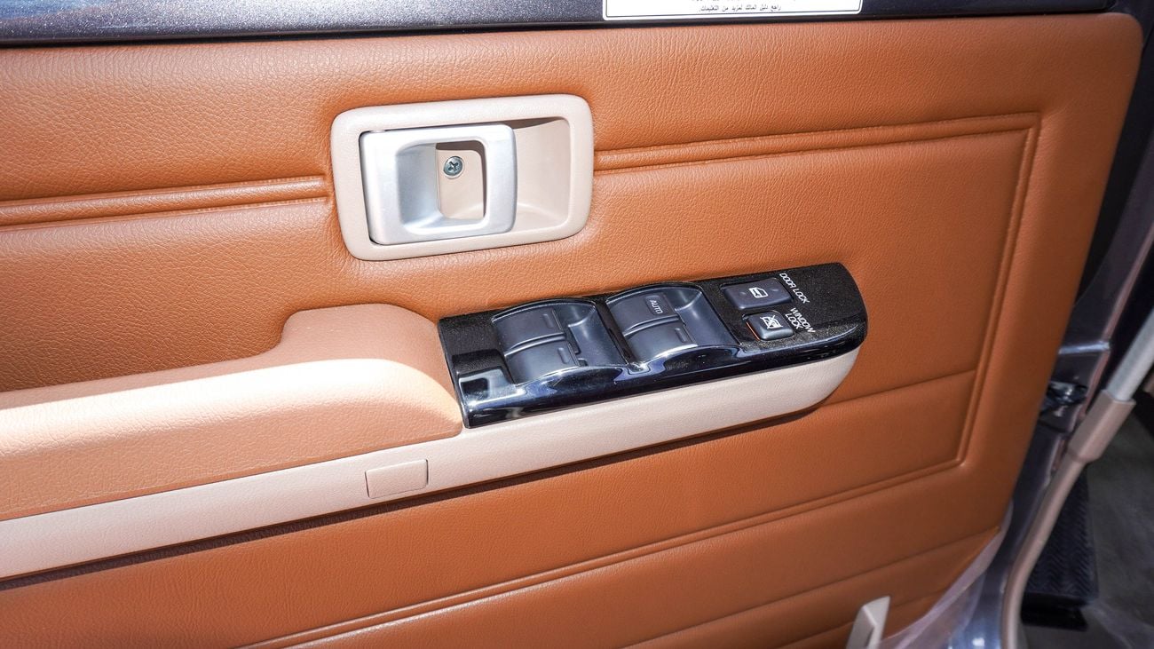 تويوتا لاند كروزر بيك آب LX 4.0L V6 Double Cabin Auto transmission