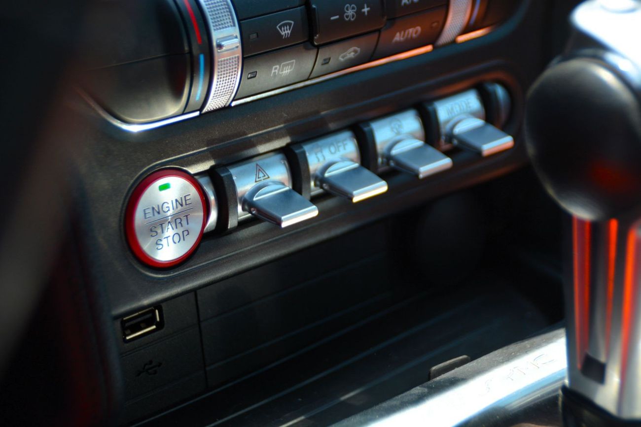 Ford Mustang EcoBoost //2020//ONLY 2700KM//AIR BAGS//CLEAN CONDITION