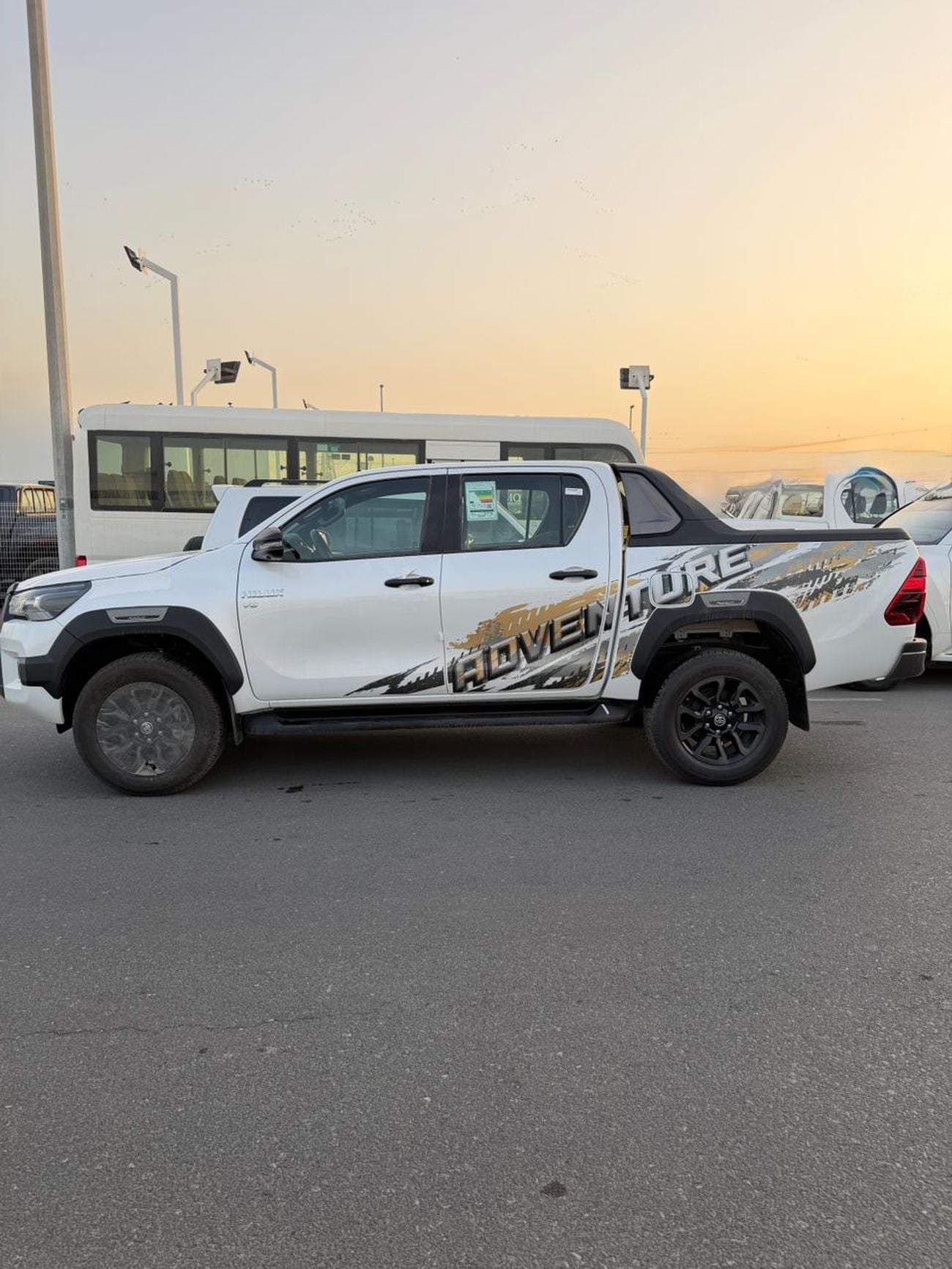 Toyota Hilux DC 4.0L PETROL ADVENTURE AUTOMATIC TRANSMISSION ( FOR RE EXPORT ONLY )