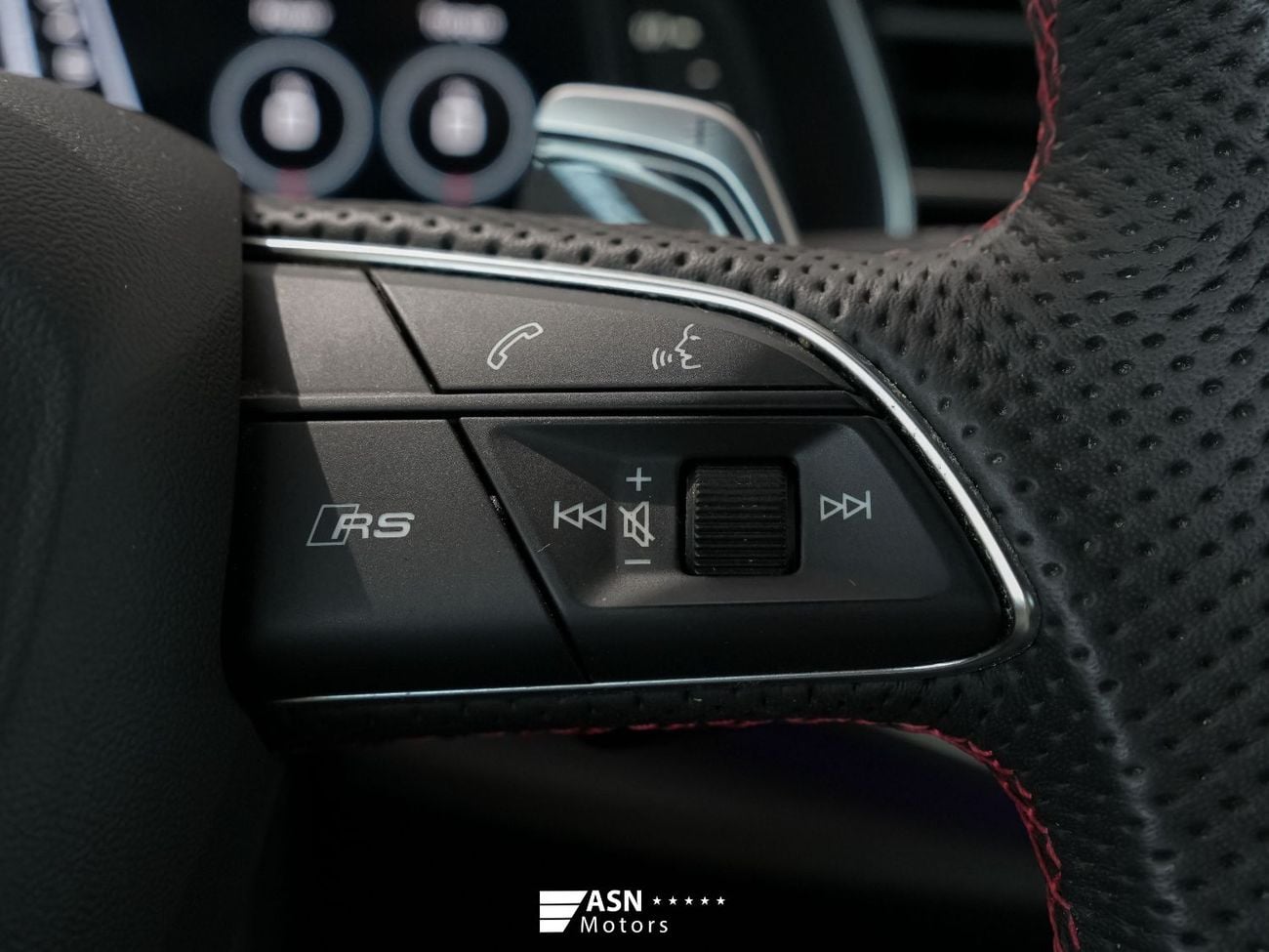 Audi RSQ8