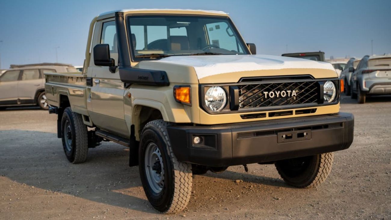 تويوتا لاند كروزر بيك آب 4.0L Single Cabin | Automatic | Petrol | Four Wheel Drive | 2 Doors | V6