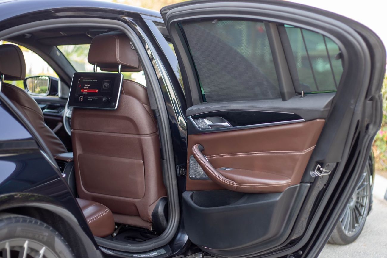 بي أم دبليو ألبينا BMW ALPINA B5 BITURBO 2018 – GCC Specs – Only 60,000 KM  4.4L V8 Twin-Turbo producing 608 HP & 800 N