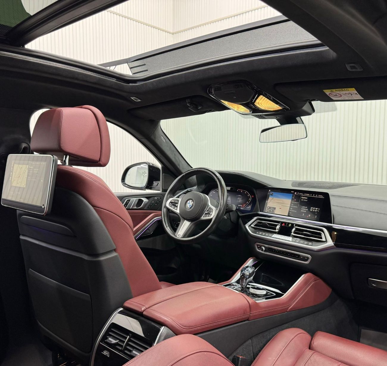 بي أم دبليو X6 M50i 4.4L 2022 BMW X6 M50i, Aug 2026 AGMC Warranty + Service Package, AGMC Full Service History, GCC