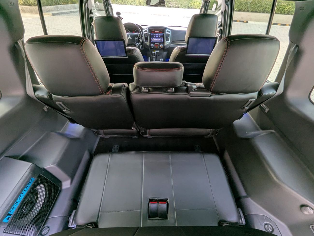 Mitsubishi Pajero Mitsubishi Pajero 2020 LHD black