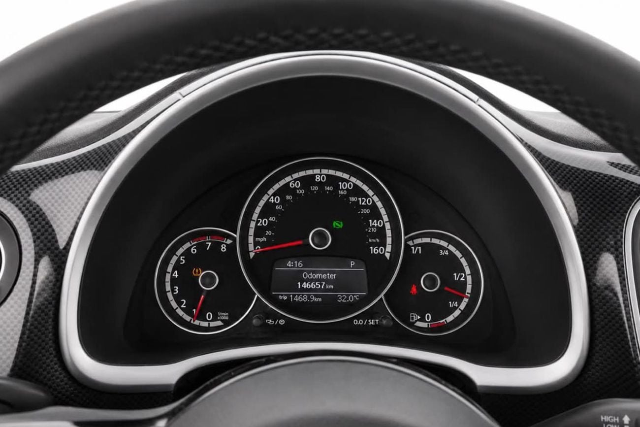 Volkswagen Beetle Volkswagen Beetle Cabriolet 2.0T 2013 – Convertible – AED 14,999