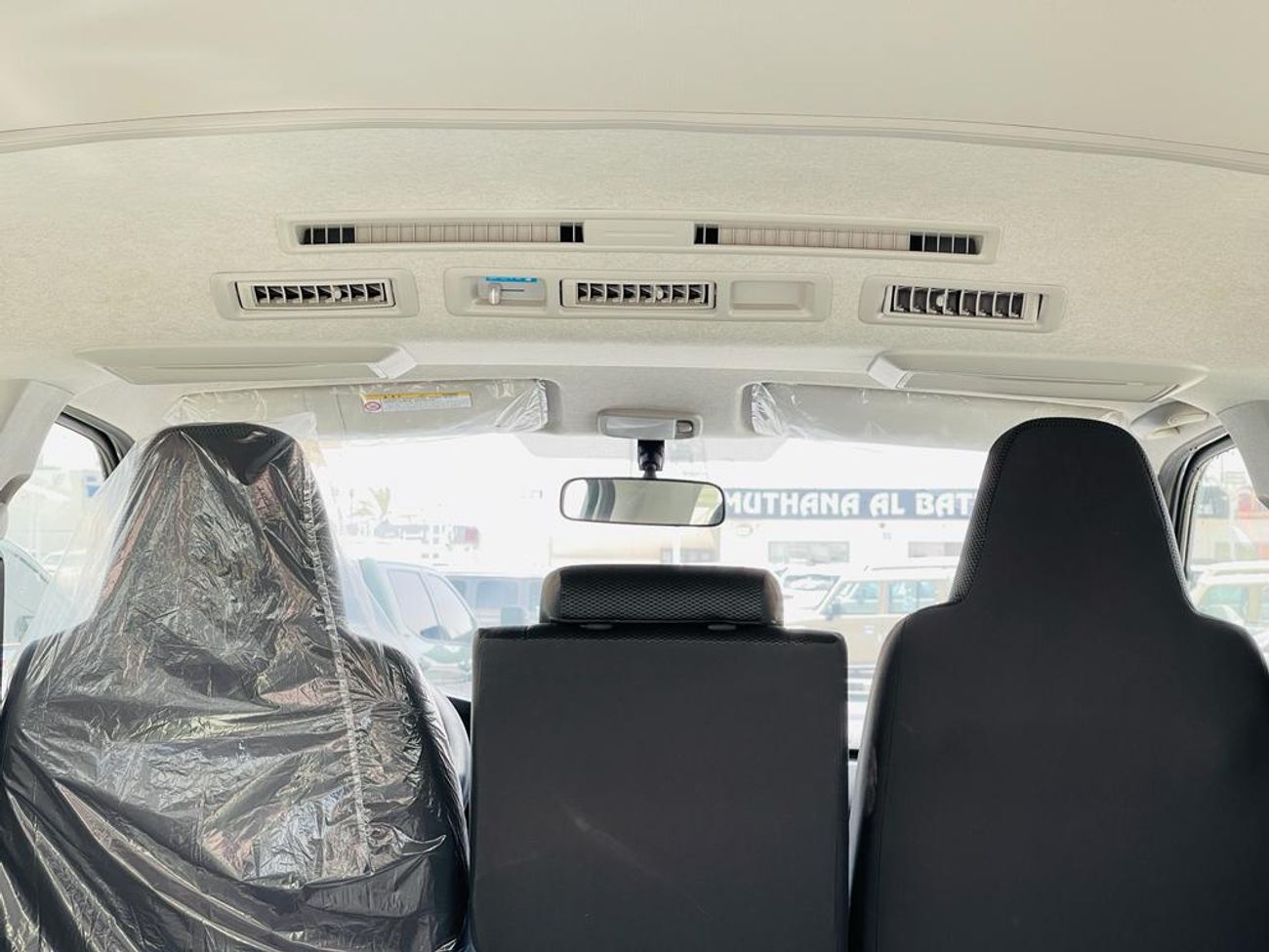 Toyota Hiace toyota hiace std 2.5l glass van