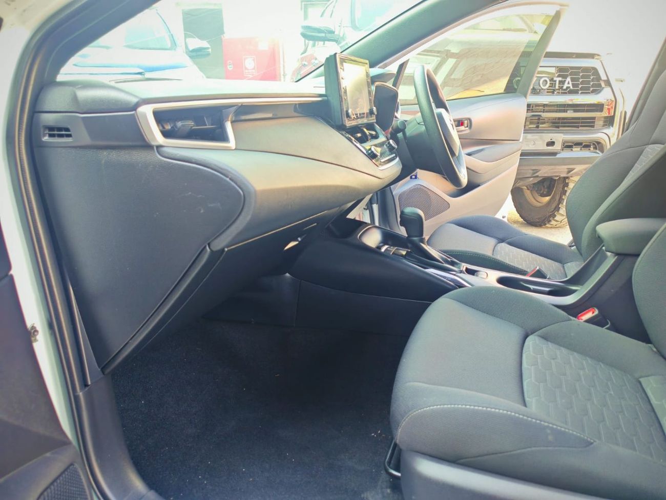 تويوتا كورولا HATCH BACK 2.0 PETROL