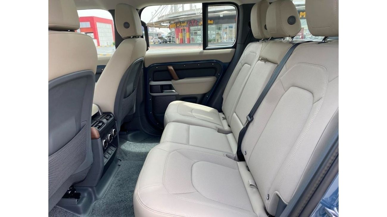 لاند روفر ديفندر GCC V4 UNDER WARRANTY AND SERVICE