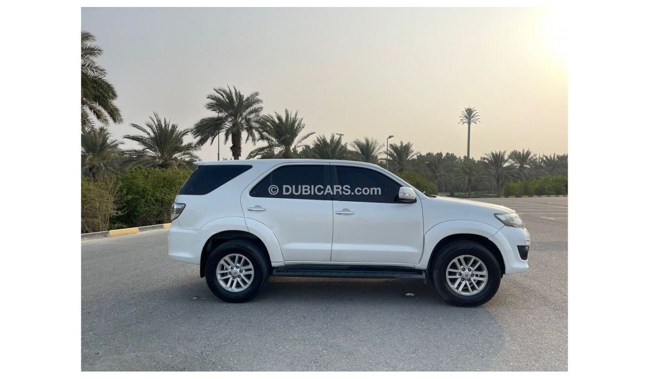 Toyota Fortuner EXR TOYOTA FORTUNER  (GCC  _ SPEC) - mobile 2015 - VERY GOOD CONDITION