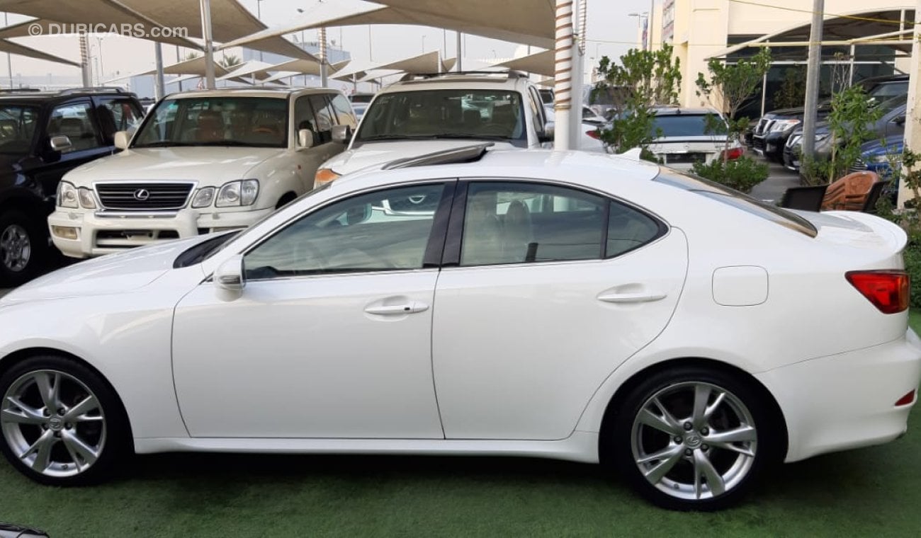 Lexus IS250 Import - number one - hatch - leather - alloy wheels - in excellent condition, without any costs