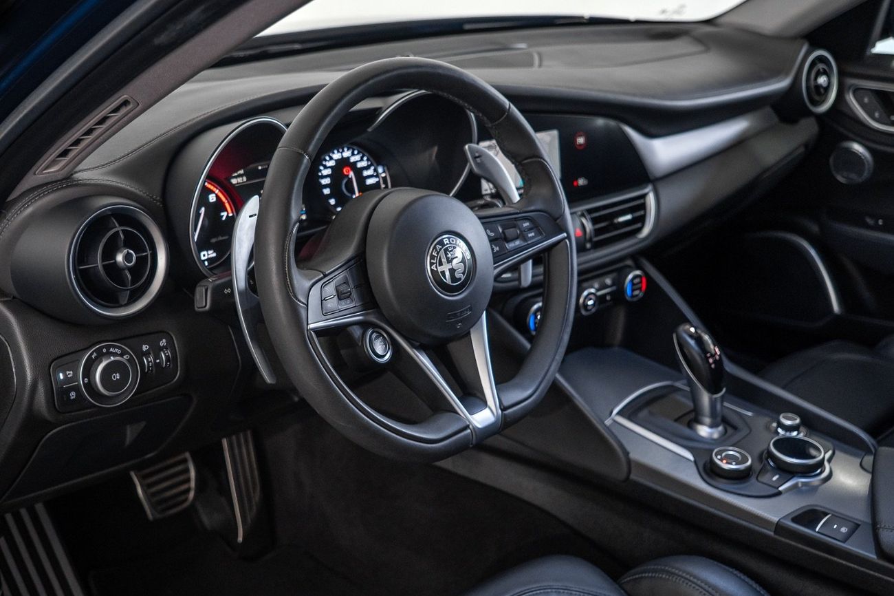 Alfa Romeo Giulia Veloce 2.0L AWD 2020 Alfa Romeo Giulia Veloce | Full Alfa Romeo Service History