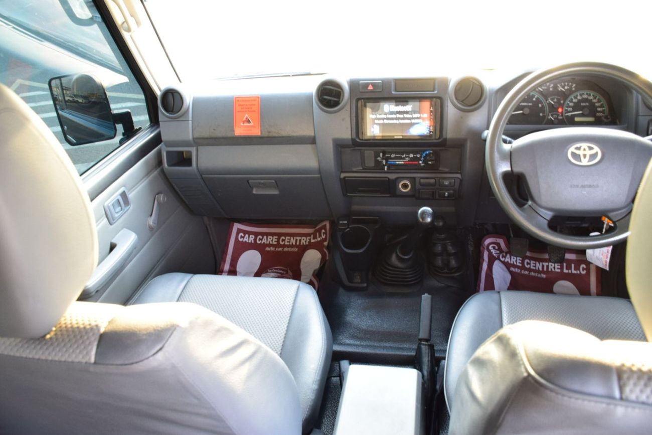 Toyota Land Cruiser 70 Toyota Land Cruiser 70 Hard Top