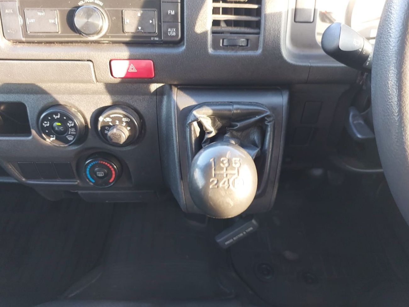 تويوتا هاياس TOYOTA HIACE VAN RHD 2015 MODEL 3.0 L DIESEL MANUAL(PM96484)