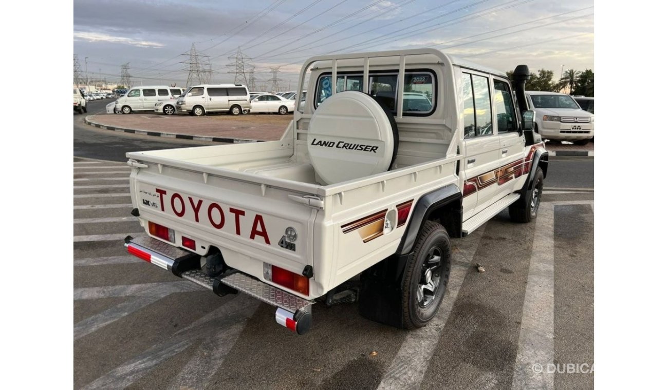 Toyota Land Cruiser Pick Up 2022 Toyota Land Cruiser 70th / 0km Pickup 4 Doors 4.0L V6 Patrol