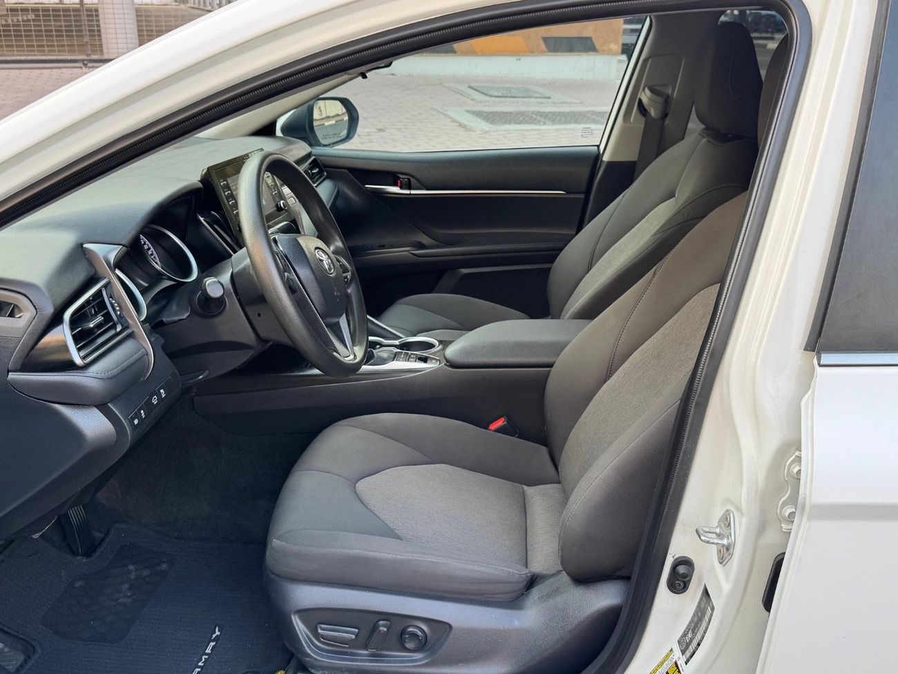 Toyota Camry 2022 LE Hybrid 2.5L KEYLESS CANADA SPEC