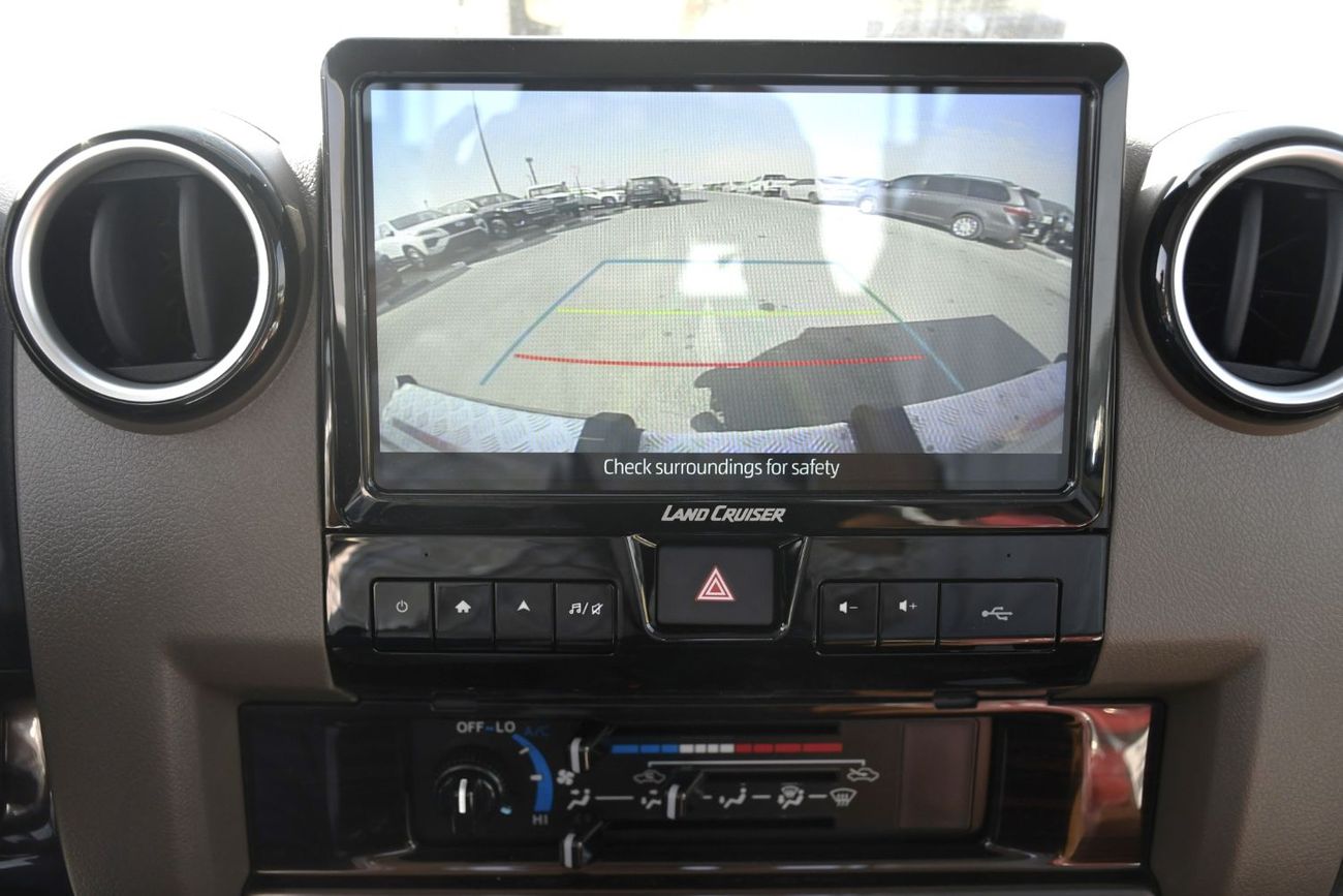 Toyota Land Cruiser Pick Up 79 series 4.0L Automatic with Diff lock