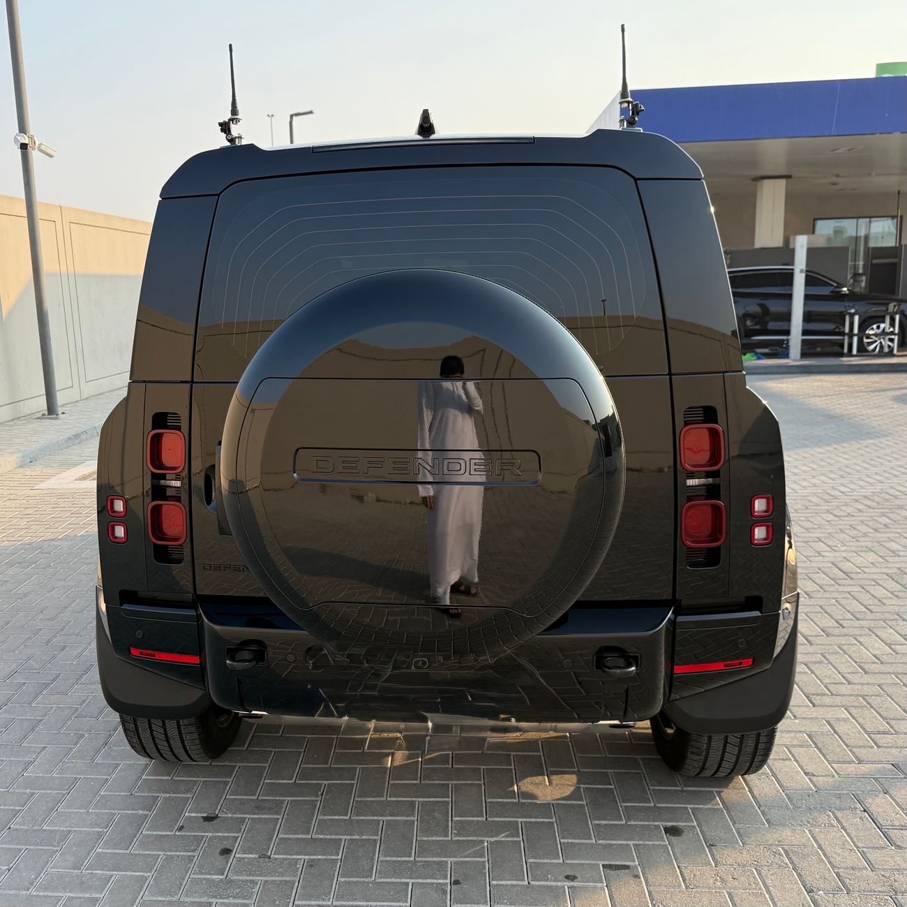 لاند روفر ديفندر X DYNAMIC BLACK EDITION GCC DUBAI AL TAYER