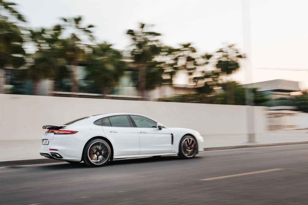 Porsche Panamera Turbo 4.0L AWD