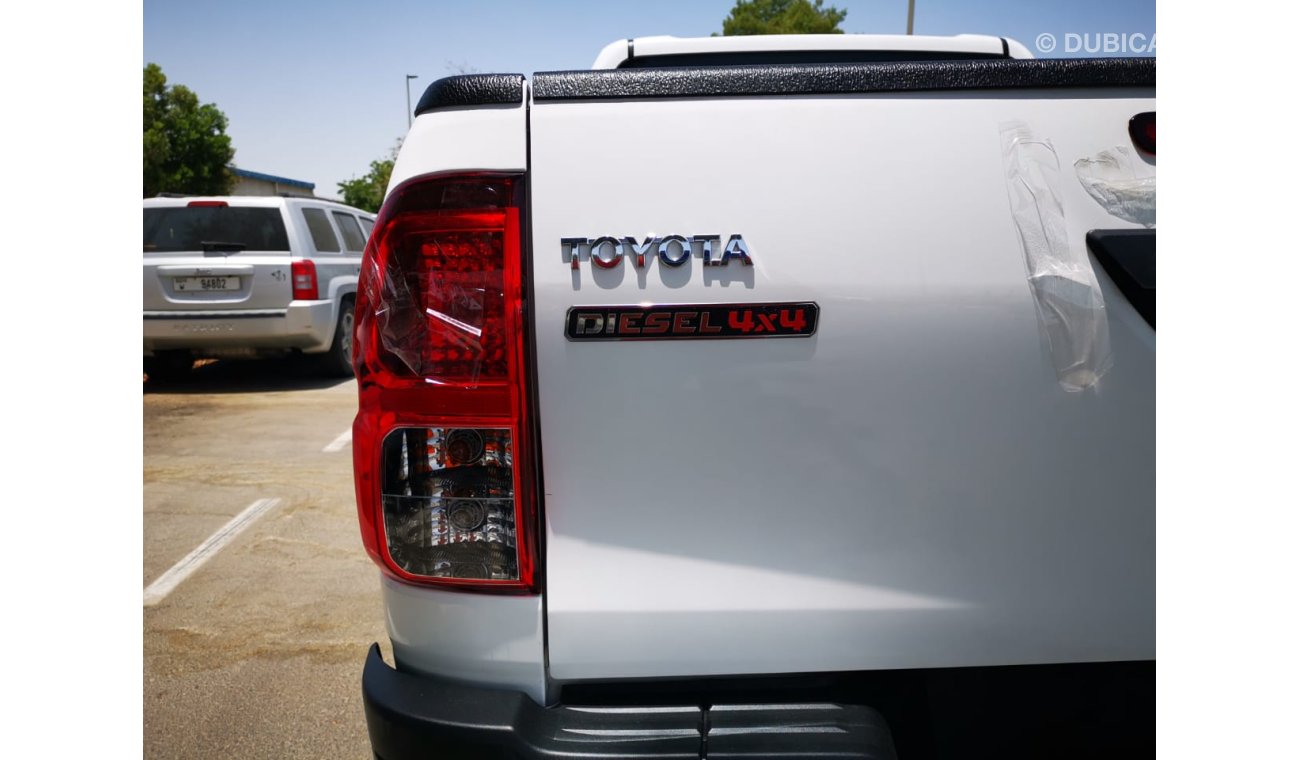 تويوتا هيلوكس 2020 Toyota Hilux 2.8L MT 4x4 Diesel | Basic w/t Manual Window | Export: AED 90,000