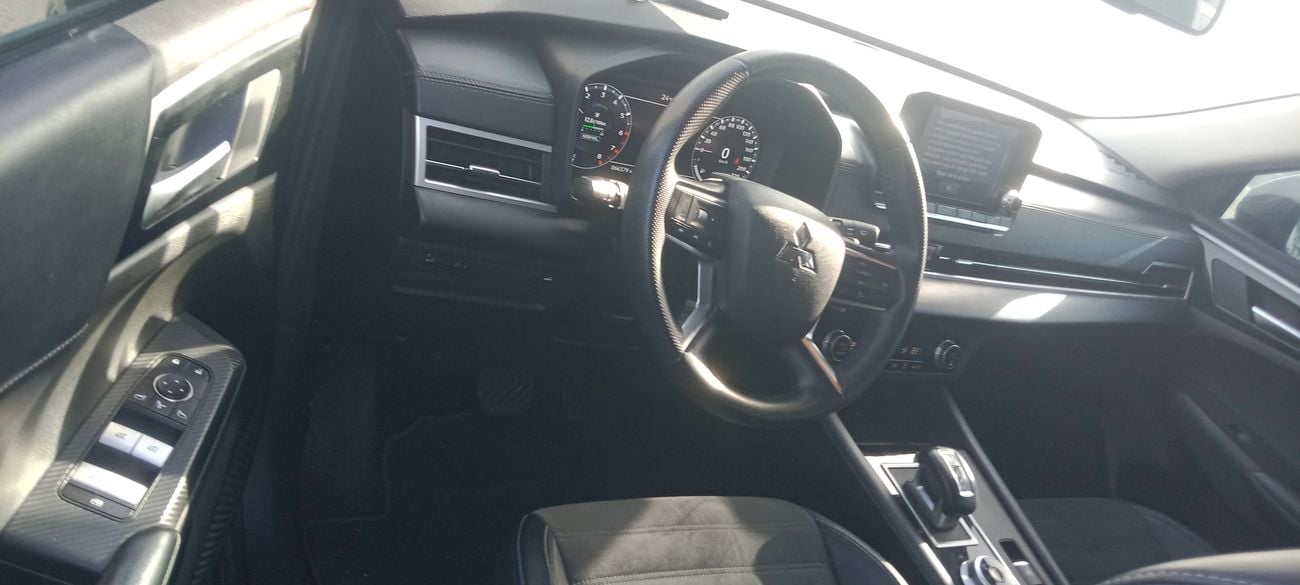 ميتسوبيشي آوتلاندر PREMIUM 2.5 | بدون دفعة مقدمة | اختبار القيادة في المنزل