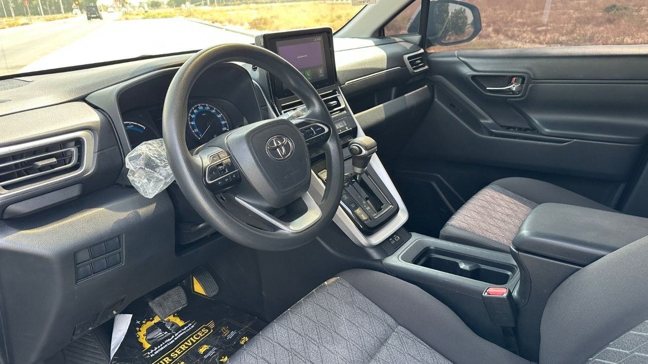 Toyota Innova GLE HEV