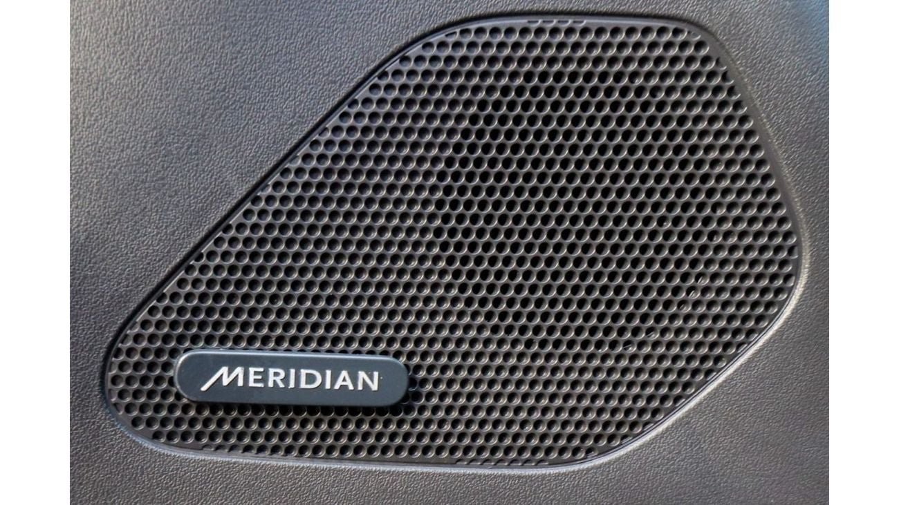 جاكوار F بيس R-سبورت