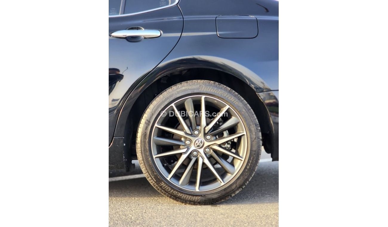 Toyota Camry Grande Hybrid