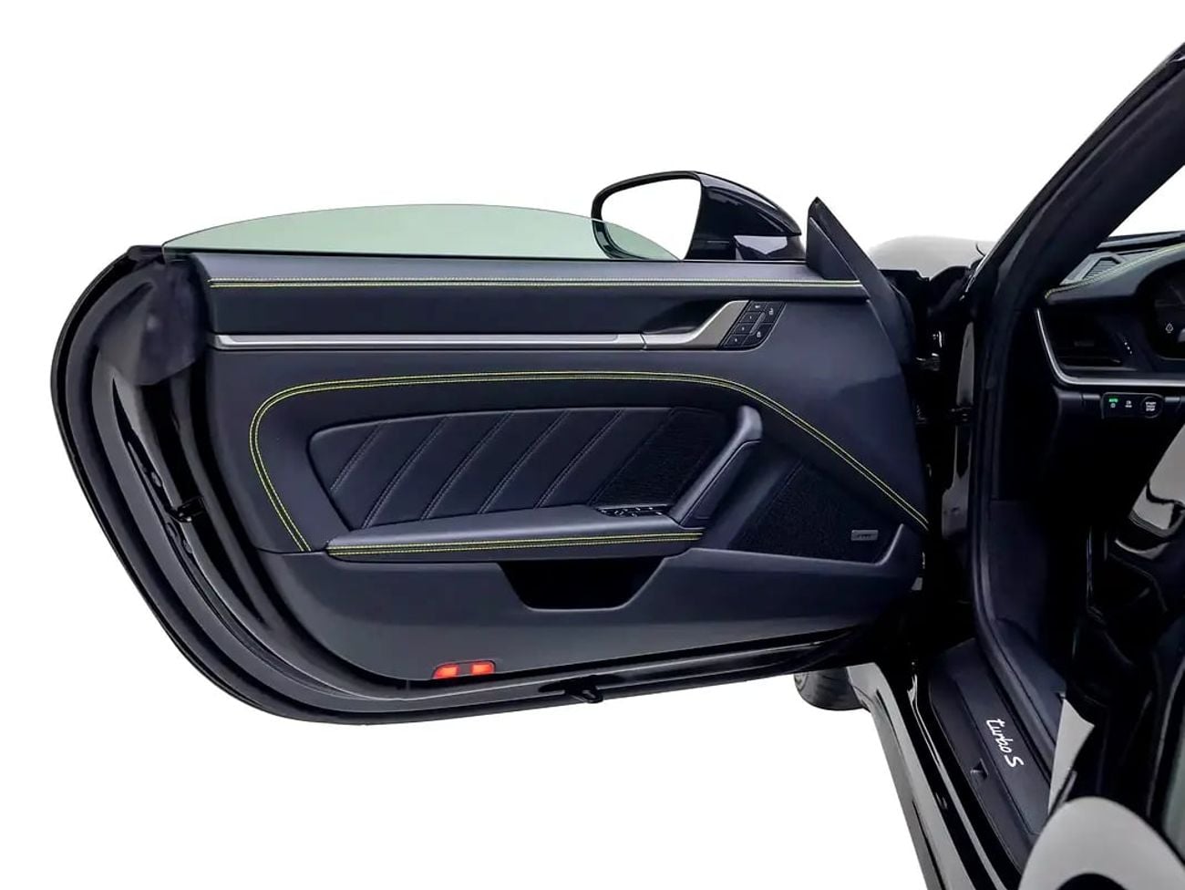 Porsche 911 TURBO S | Cabriolet | GCC | 701 HP | Dealer Warranty