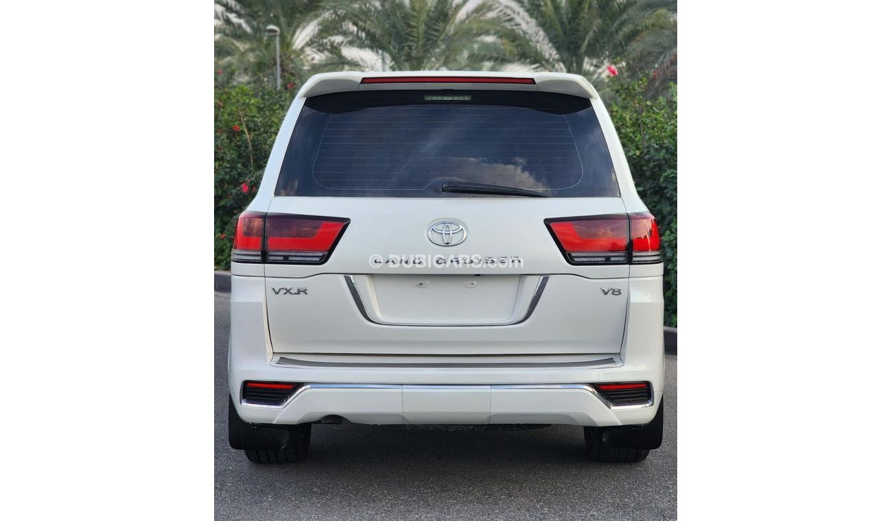 تويوتا لاند كروزر Facelifted