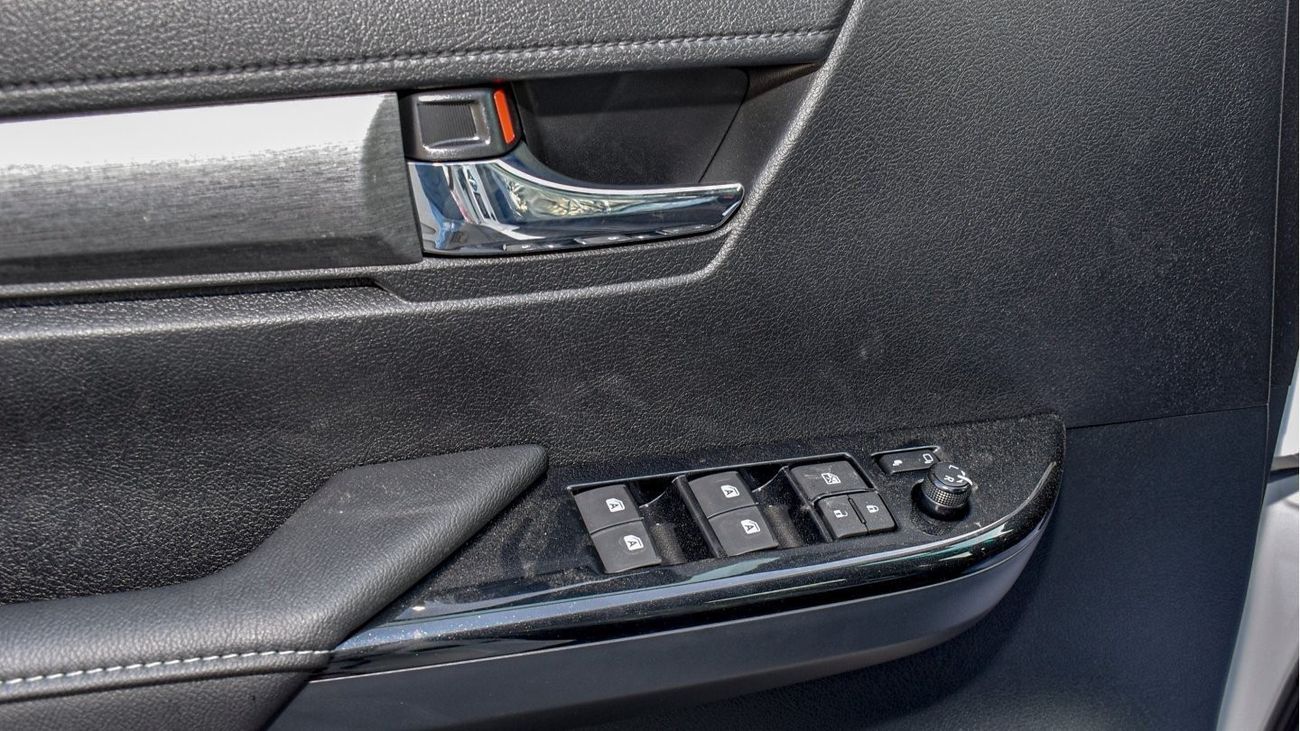 تويوتا هيلوكس Adventure SR5 4.0L V6