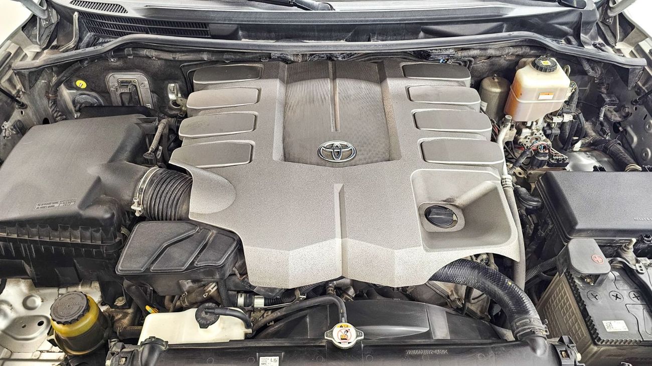 Toyota Land Cruiser GXR GT