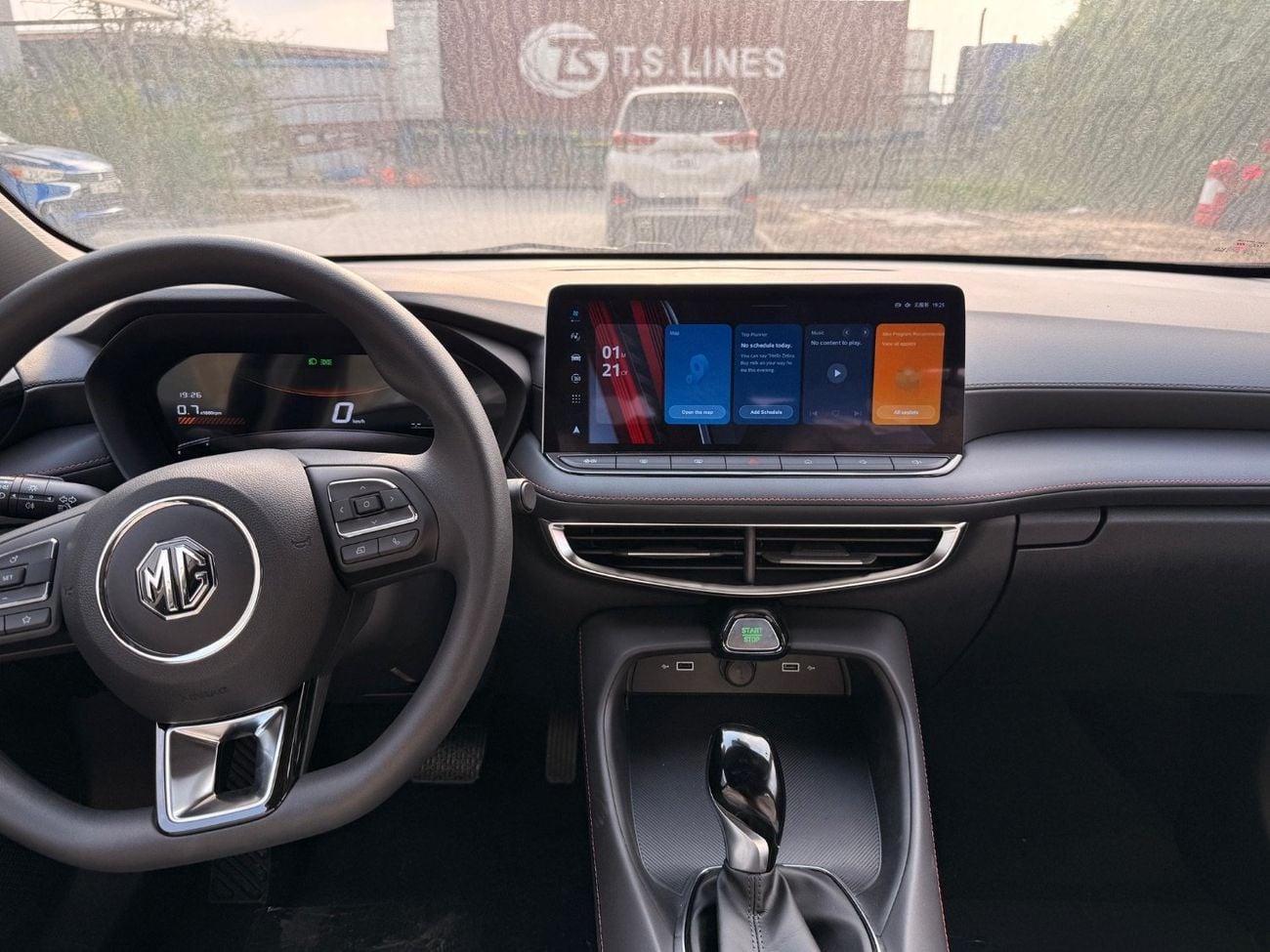 أم جي 5 MG5 2025 180DVVT Global Deluxe Edition - Automatic with Sunroof | Export price