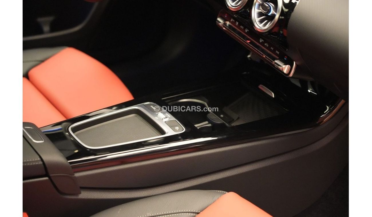 Mercedes-Benz A 200 ✔ AMG Package ✔ Panoramic roof ✔ Self-parking system