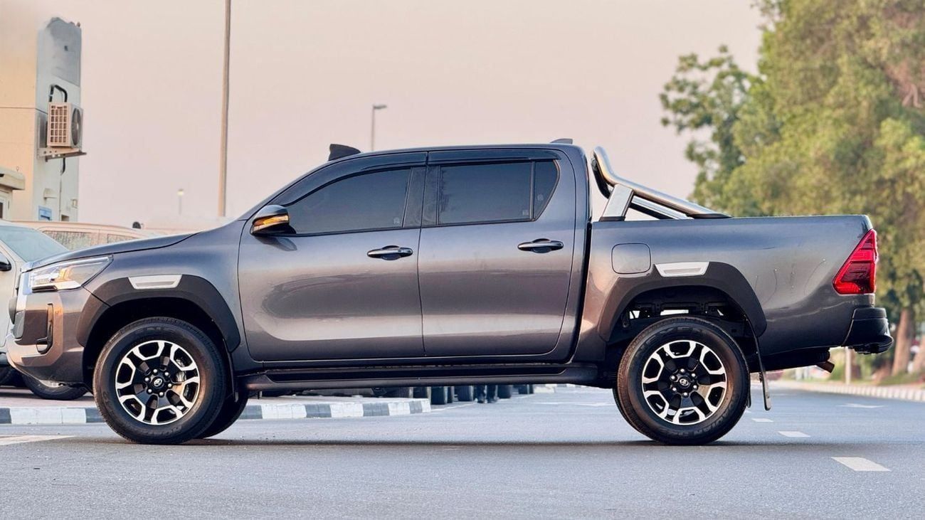 تويوتا هيلوكس HYBRID SPORTS | LOW MILEAGE | RHD