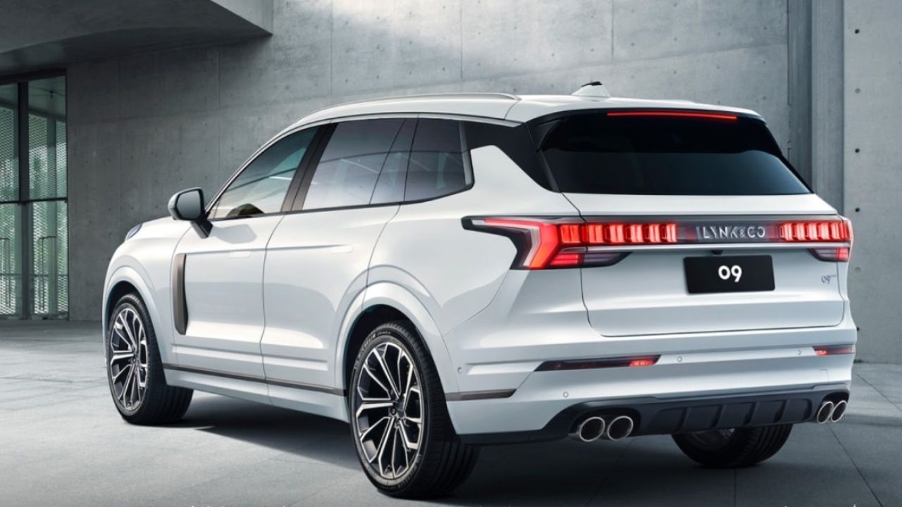 لينك أند كو 09 exterior - Rear Right Angled