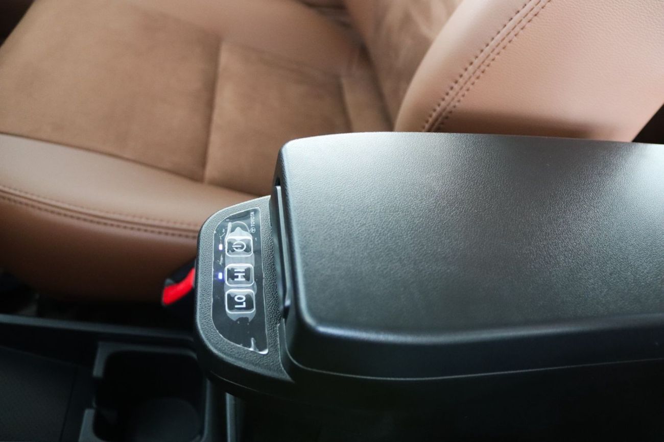 Toyota Land Cruiser 2025 LAND CRUISER GRJ 71 4.0 V6 AT FULL  **EXPORT ONLY**التصدير فقط خارج الخليج**