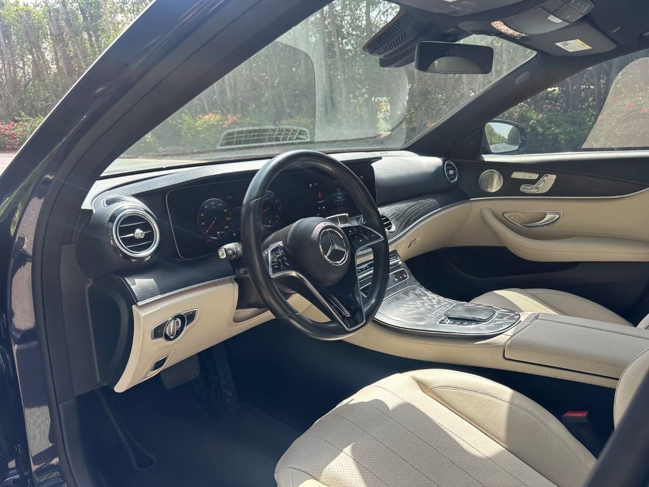 مرسيدس بنز E 350 2022 | E350 4MATIC | Full Option | American Specs | 63,000 km | Excellent Condition