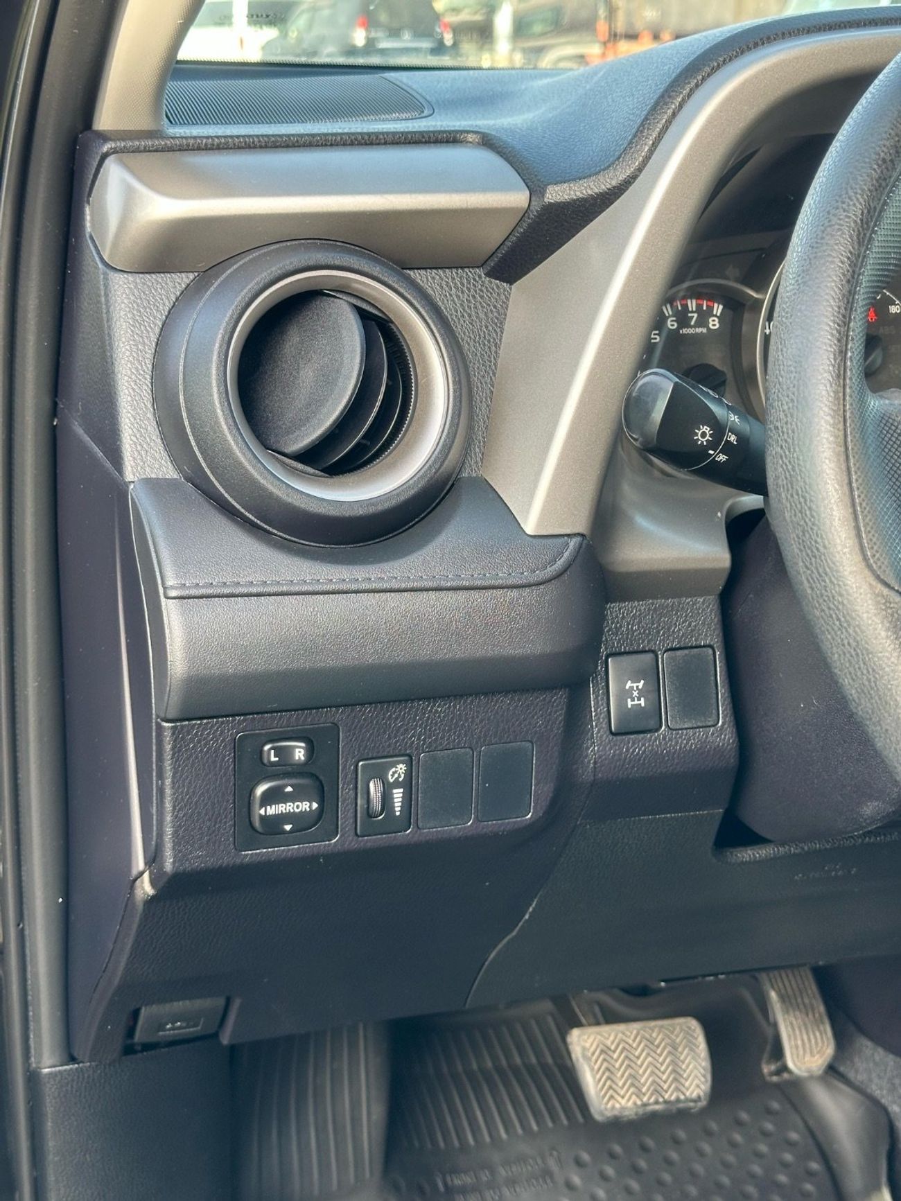 تويوتا راف ٤ 4WD