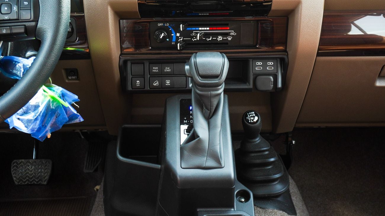 Toyota Land Cruiser 70 LX 2.8L Diesel A/T