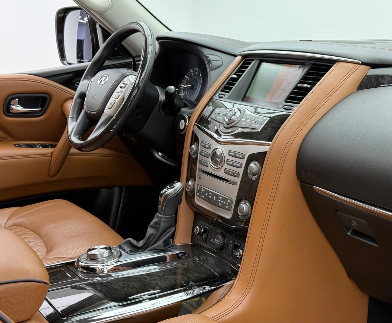 Infiniti QX80 Sensory 8 5.6L 2020 Infiniti QX80 Sensory, Warranty, Full Service History, Excellent Condition, GCC