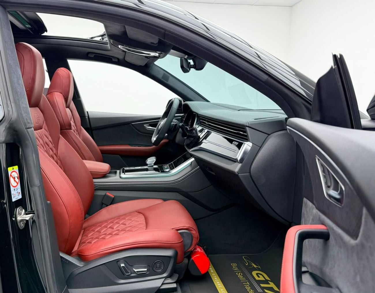 Audi SQ8 2024 Audi SQ8 4.0TFSI Quattro, 2028 Audi Warranty + Service Package, Very Low Km, Fully Loaded, GCC