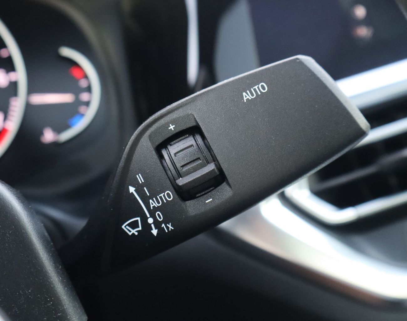 بي أم دبليو 330i M Sport 2.0L (258 HP)