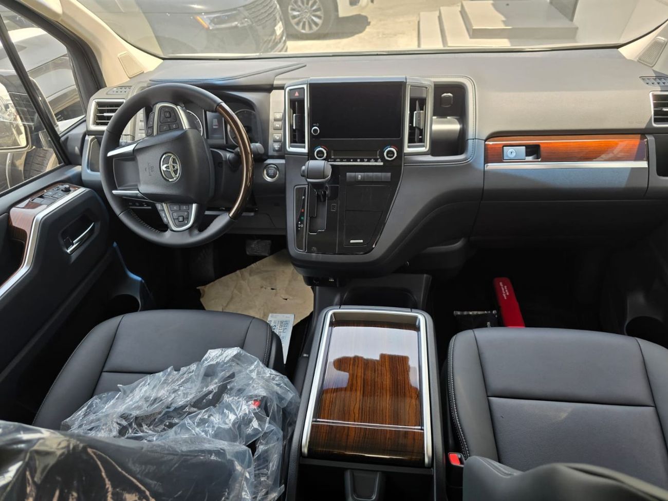 Toyota Granvia 3.5L V6 PETROL PREMIUM  6 SEATER FULL OPTION