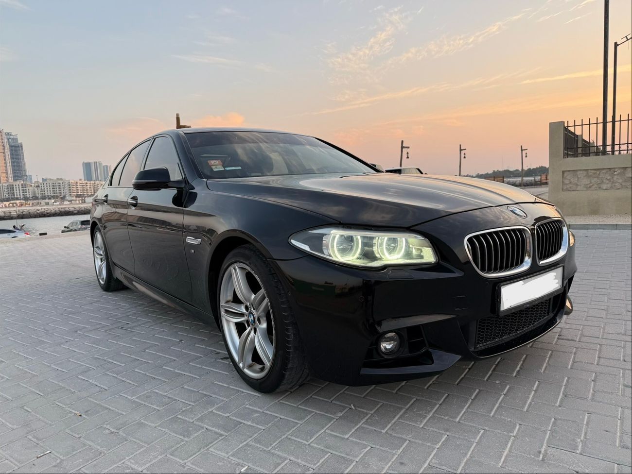 BMW 528i
