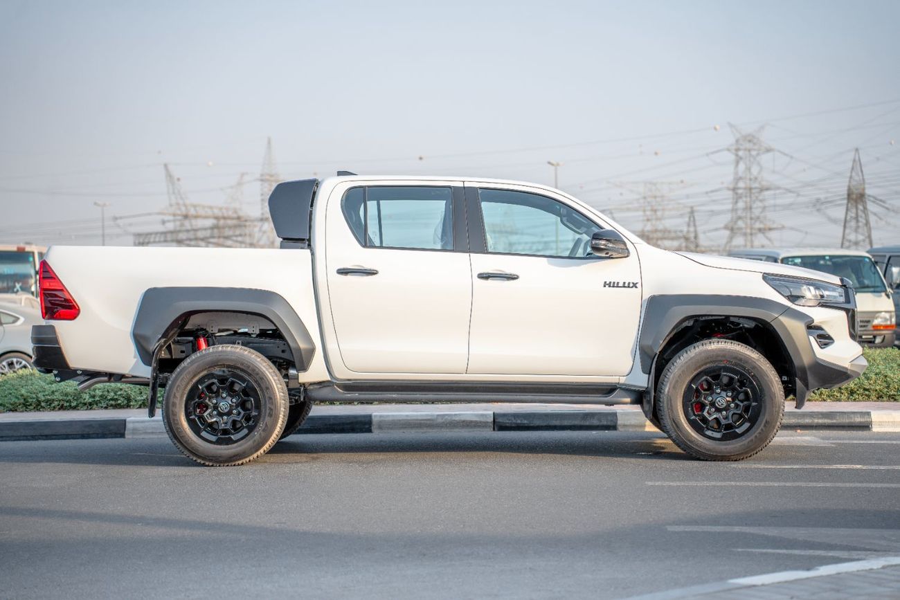 تويوتا هيلوكس GR Sport 2.8L