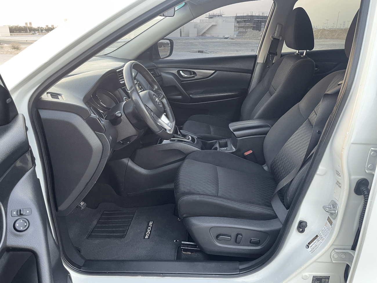 Nissan Rogue nissan rouge 2017 usa in very good    Nissan Pathfinder    Excellent Condition (USA  _ SPEC) - MODEL