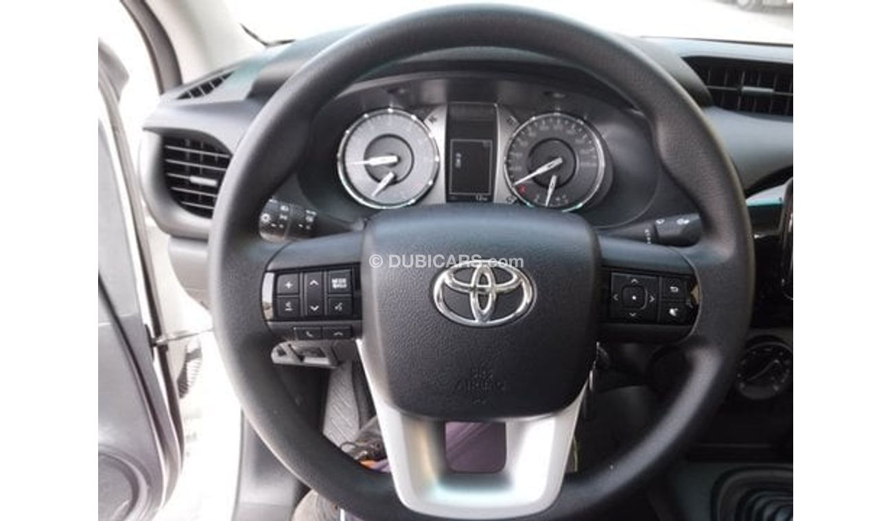 Toyota Hilux 2.7 L , 4x2 ,manual