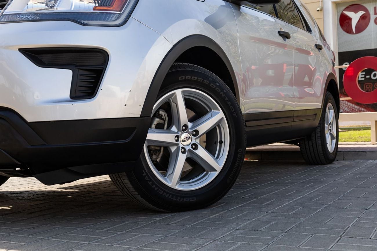 Ford Explorer Std 3.5L 4WD