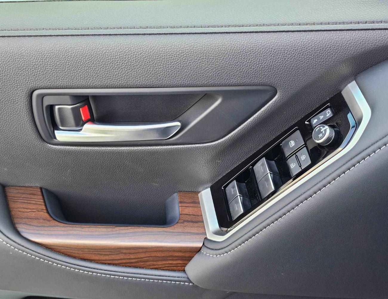 تويوتا لاند كروزر 